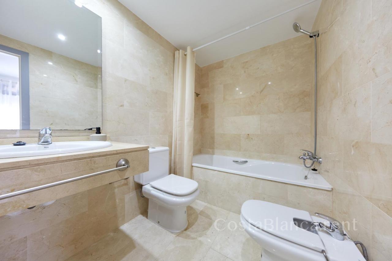 Luxurious, Newly-Renovated Large 2-Bedroom Condo By The Beach Benidorm Exterior photo
