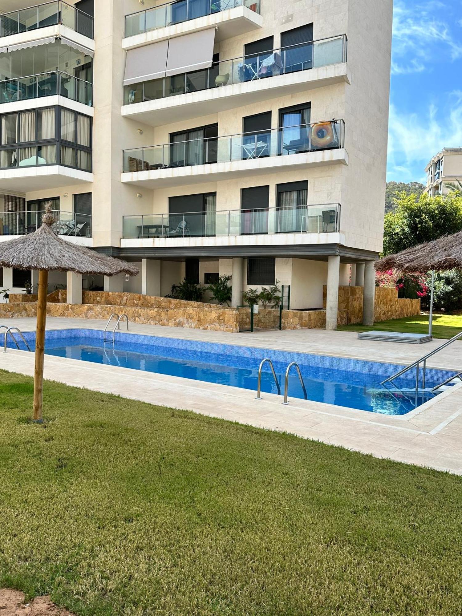 Luxurious, Newly-Renovated Large 2-Bedroom Condo By The Beach Benidorm Exterior photo